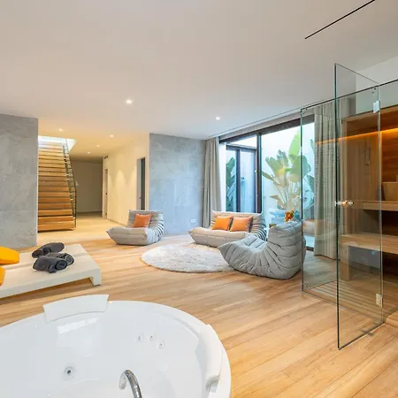 Leiro Residences 푸엔히롤라