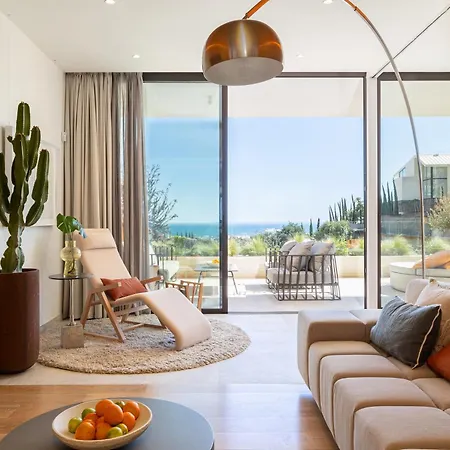 Leiro Residences 5* 푸엔히롤라