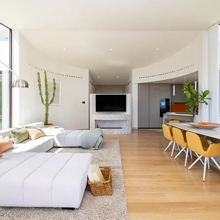Leiro Residences 푸엔히롤라