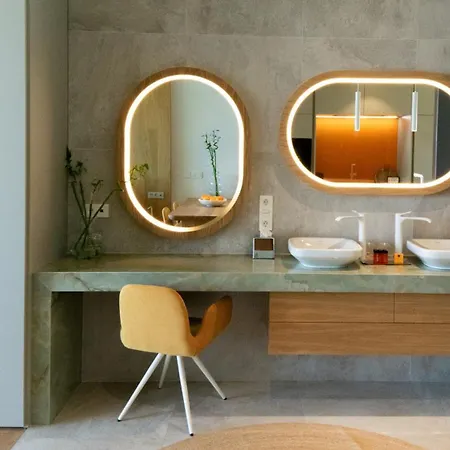Leiro Residences 푸엔히롤라