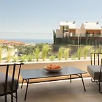 Leiro Residences - Preferred & Hotel