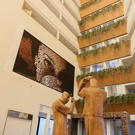 Leiro Residences - Preferred & Готель