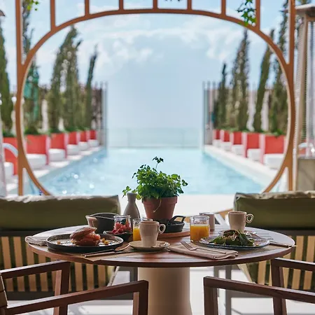 Leiro Residences - Preferred & 5*