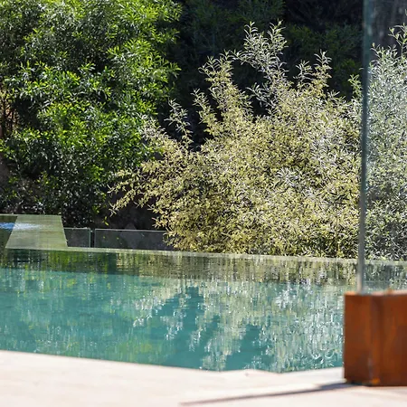 Leiro Residences 5*