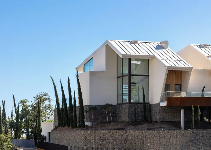 Leiro Residences - Preferred & 5* 丰希罗拉