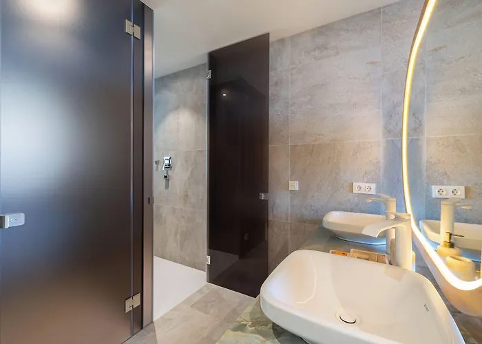 Leiro Residences - Preferred & 5*