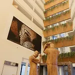 Leiro Residences - Preferred & Hotel